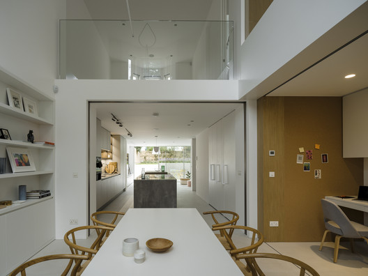 Primrose Hill House / Studio Carver - Interior Photography, Shelving